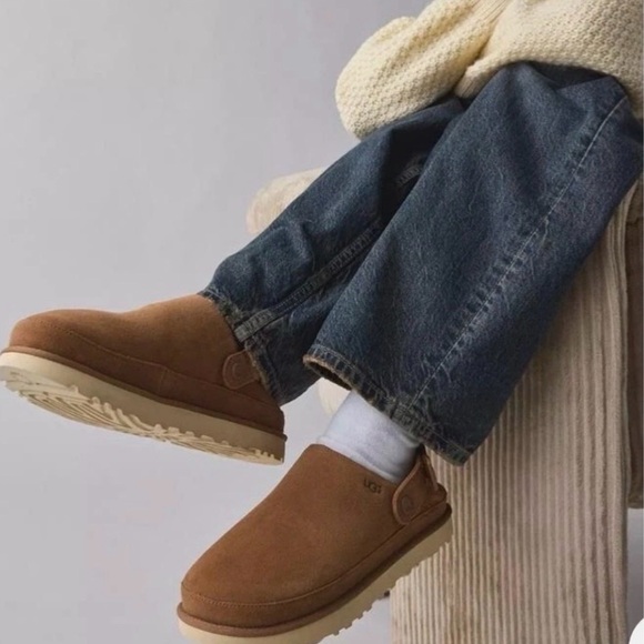 NWT UGG Goldenstar Suede Clogs, 10 - Picture 15 of 15